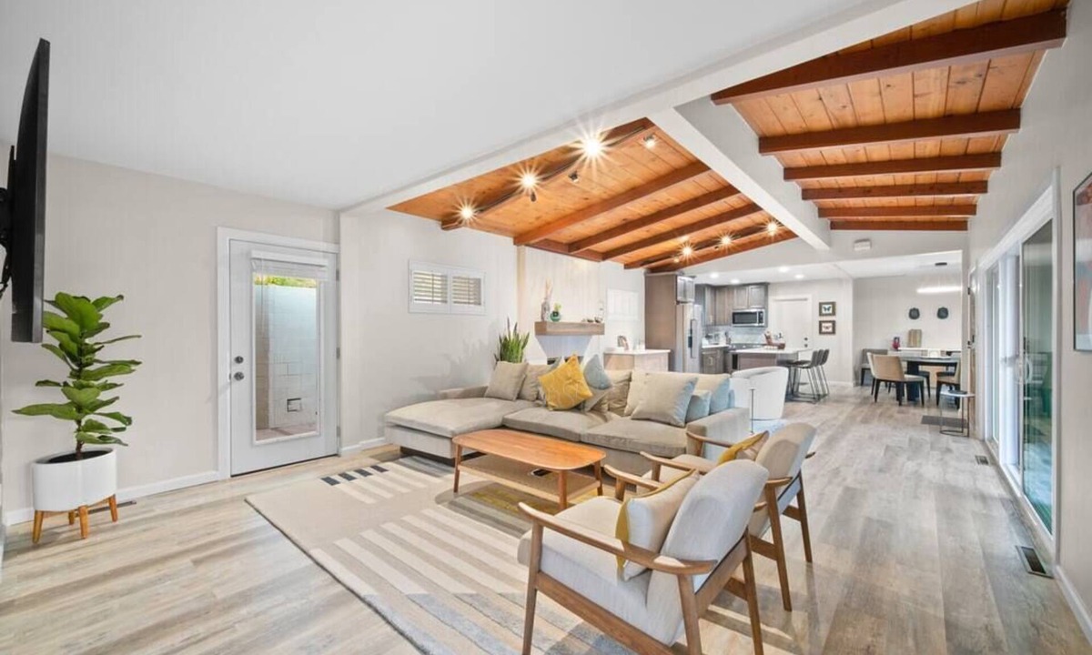 Country Club House | 1-Story, Walking to The Cove, Ocean View Deck