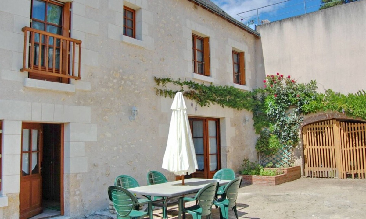 Cangey Cottage | 19th Century Wine House in Loire Valley, near castles