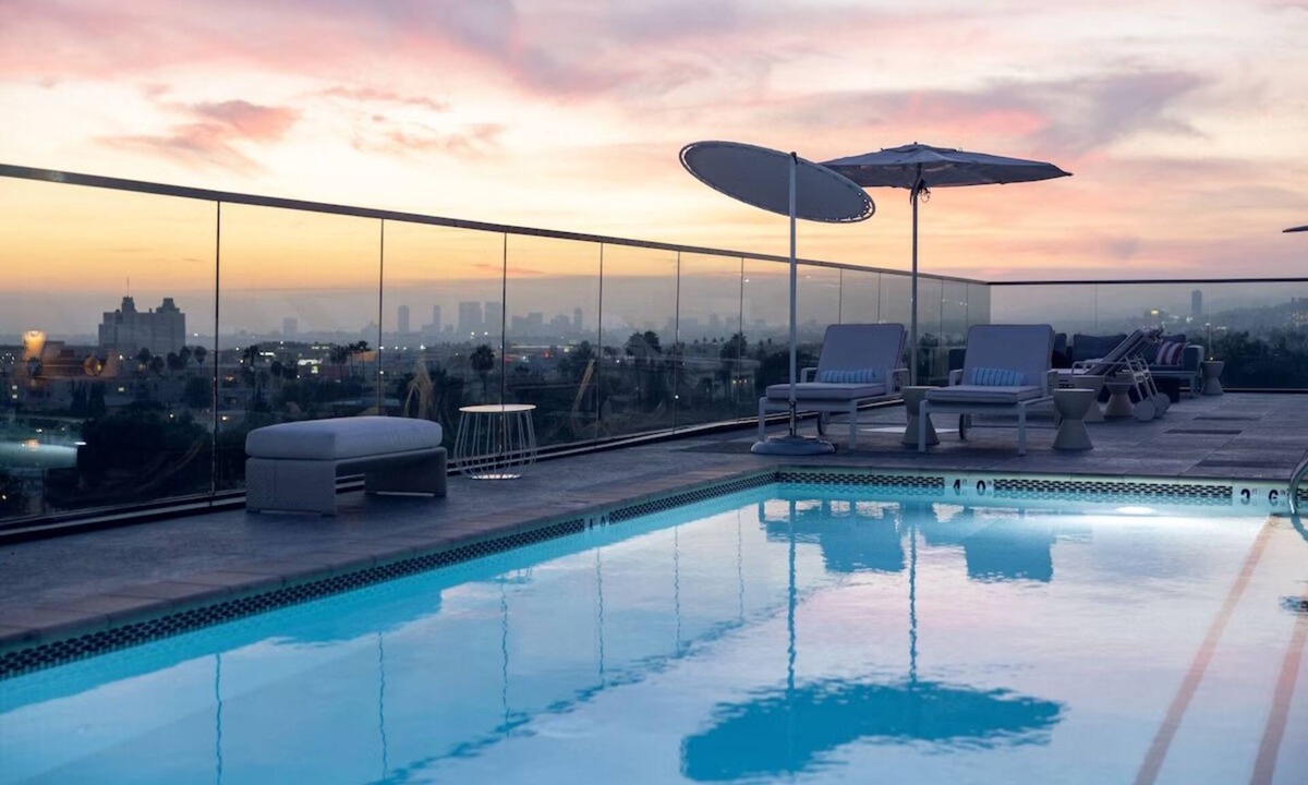 Hollywood Hotel | 2 Modern Room with Rooftop Pool, Pet-Friendly Stay, Near Walk of Fame