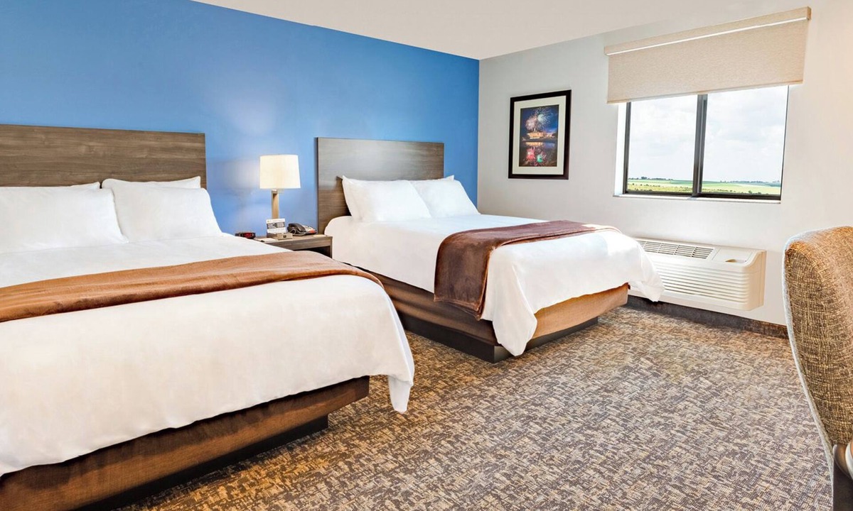 Redding Hotel | 2 Modern Rooms Near Turtle Bay Exploration Park & Downtown Redding