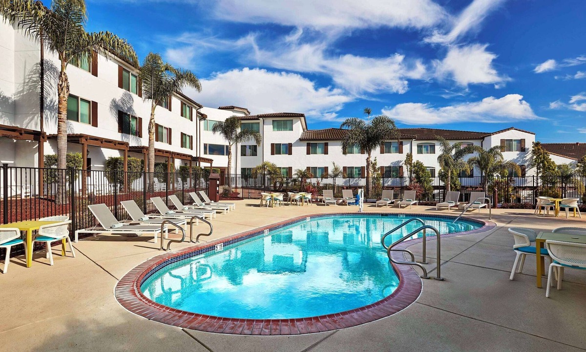 Pismo Beach Hotel | 2 Queen Room | Pool, Free Parking, 3 mi to Oceano Dunes Pole 2