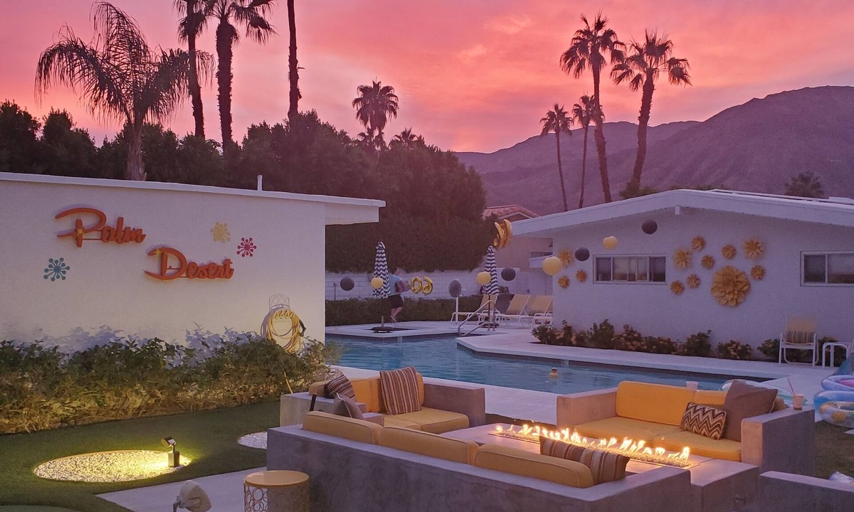 Palm Desert House | 21 PALMS off of El Paseo