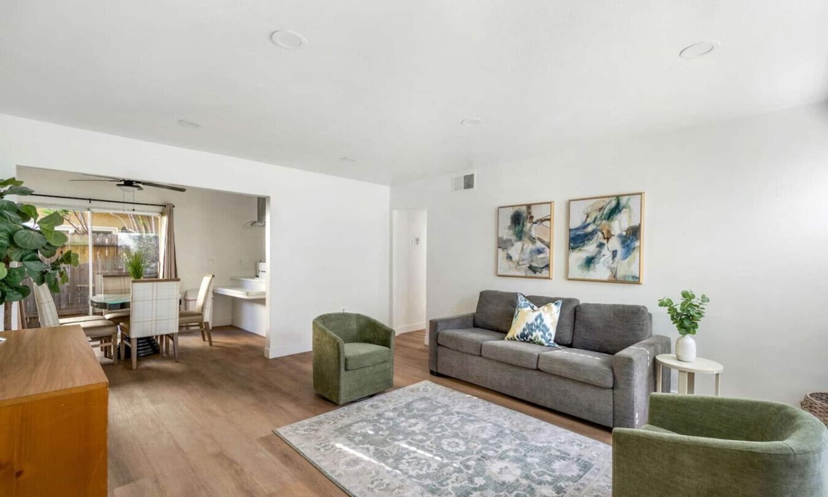 Santa Ana Heights Apartment | 2Bd/2Bth Close To South Coast Plaza | Restaurants