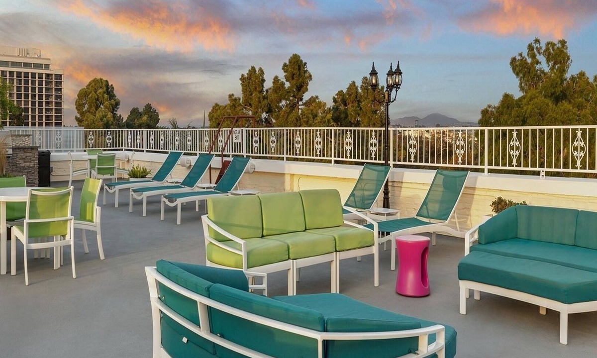 Park West Apartment | 2br Deluxe w/Balcony in Historic Hotel San Diego