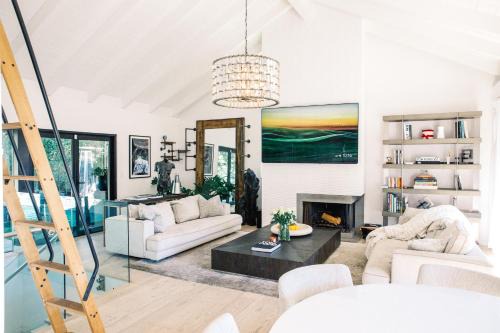 Hollywood Hills West Villa | 2BR Luxury Villa in West Hollywood with Private Pool