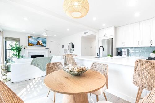 West Newport House | 2Br Renovated Coastal Home W Central Ac Steps From Beach By Beachview Rentals