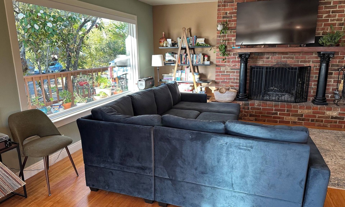 Santa Rosa House | 3-bedroom house with wrap around deck and AC in charming Santa Rosa
