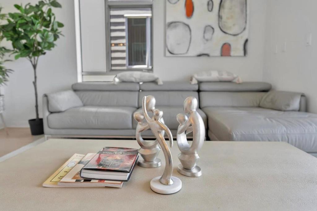Ocean Park Apartment | 3 Lux large apartment heart of SM