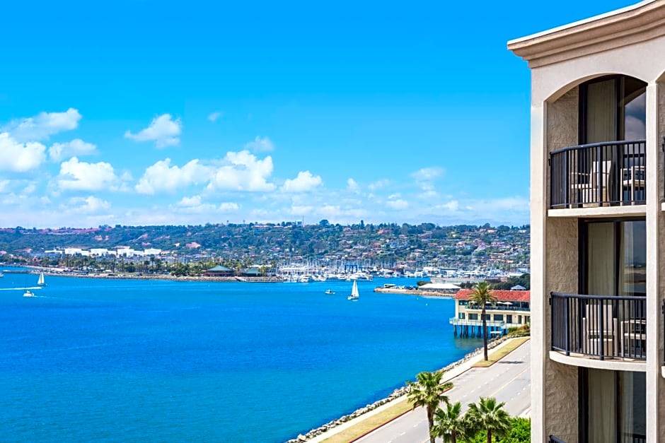 Downtown San Diego Hotel | 3-Star Hotel ∙ Hilton San Diego Airport/Harbor Island