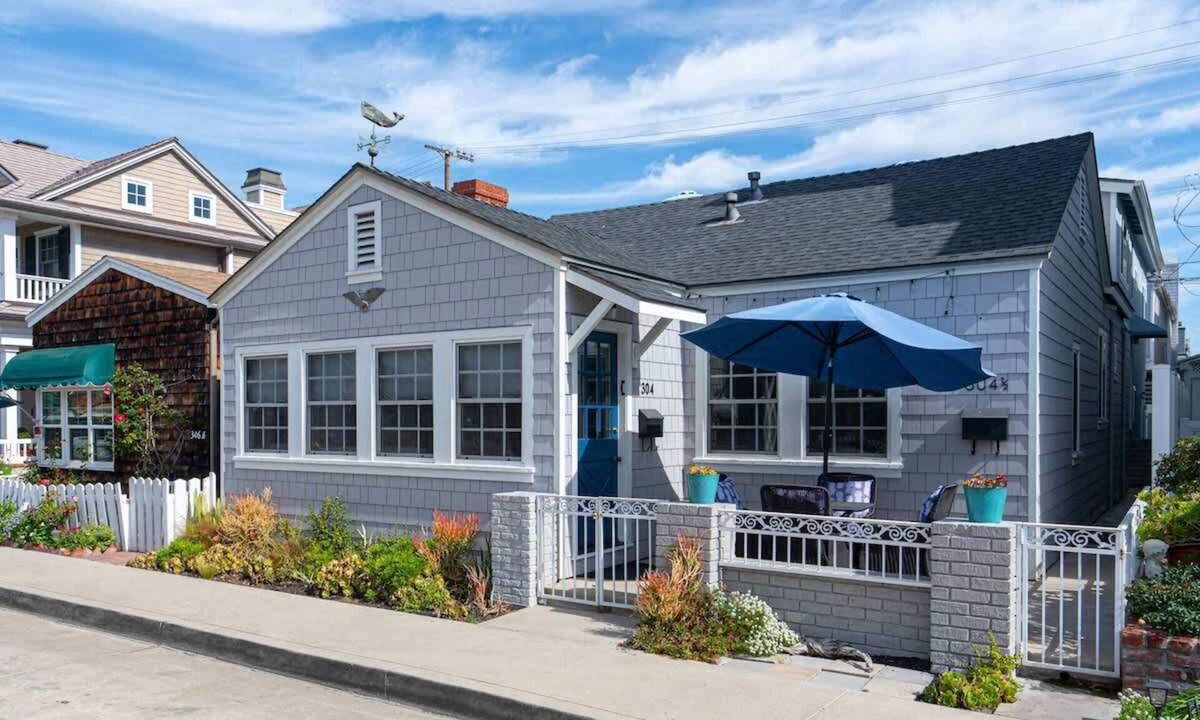 Balboa Island House | 304 Ruby A | Balboa Island Charmer
