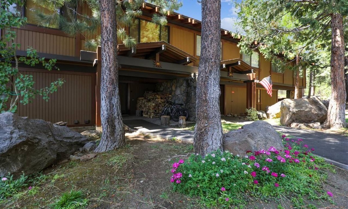 Tahoe City Condo | 31 Night- Pet-Friendly Bluff Unit: Panoramic Lake Views & Trailside Living