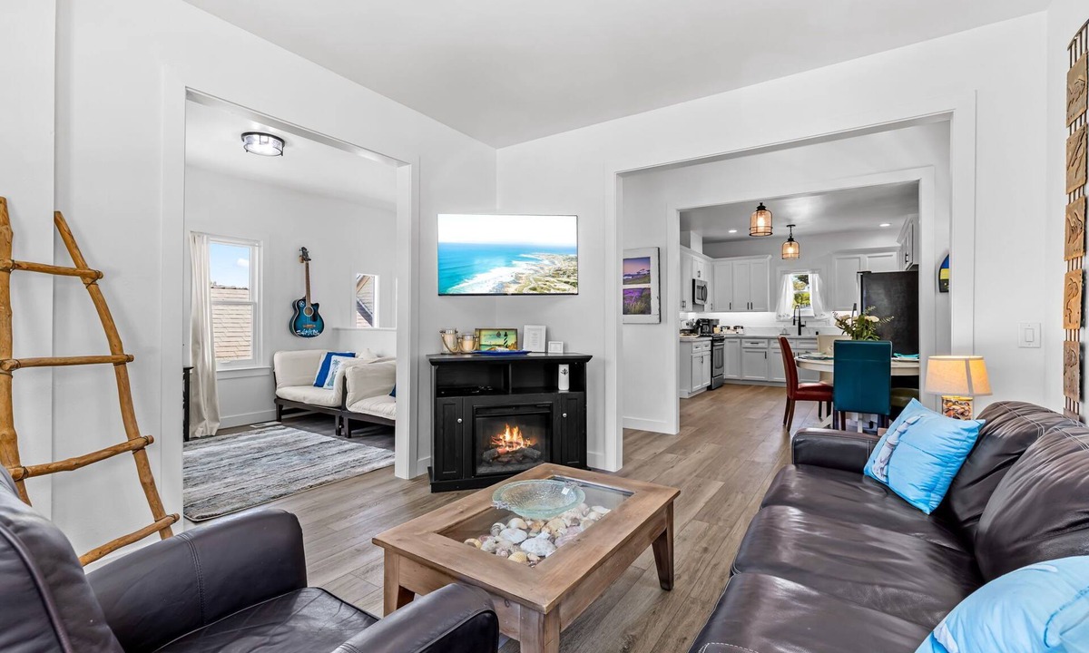Pacific Grove House | 3729 Ocean Park Sanctuary ~ Short Walk to the Bay