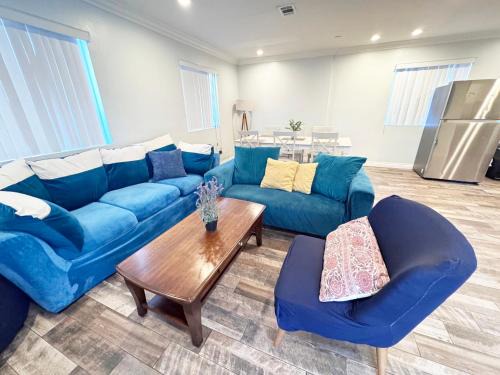 Downtown Los Angeles House | 5 BR Home Near USC - Perfect Location