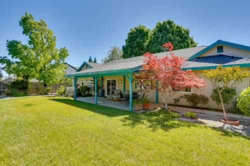 Redding House | 5 Mi to Sundial Bridge & River! Pet-Friendly Haven