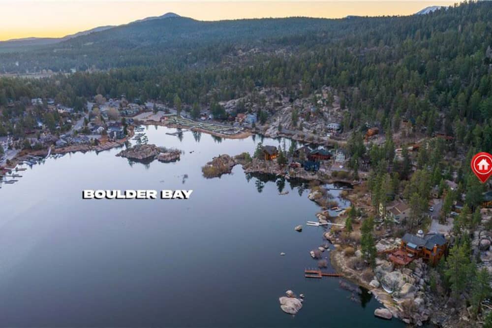 Boulder Bay House | 5-STAR 2,086 sq ft LOG CABIN with LAKE VIEWS & Game room. In Boulder Bay!