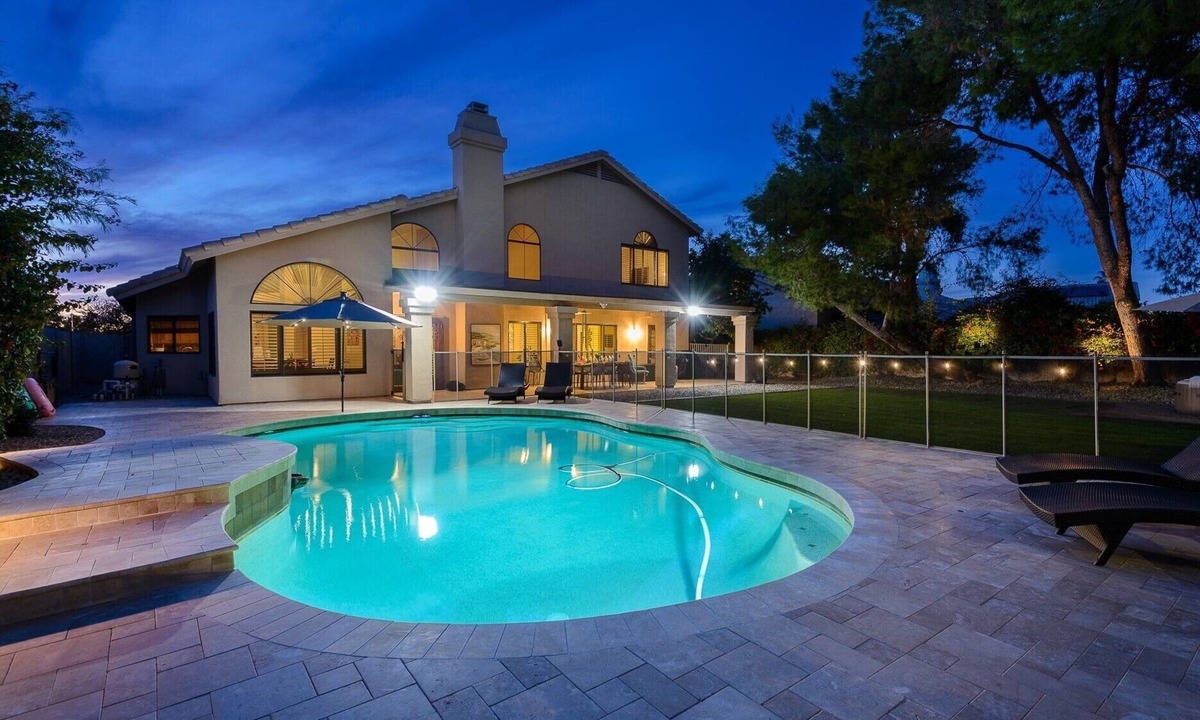 Chandler House | 5BR Luxury Oasis, 2 Master Suites, Heated Pool, Game Room, 3 King Beds, Chandler