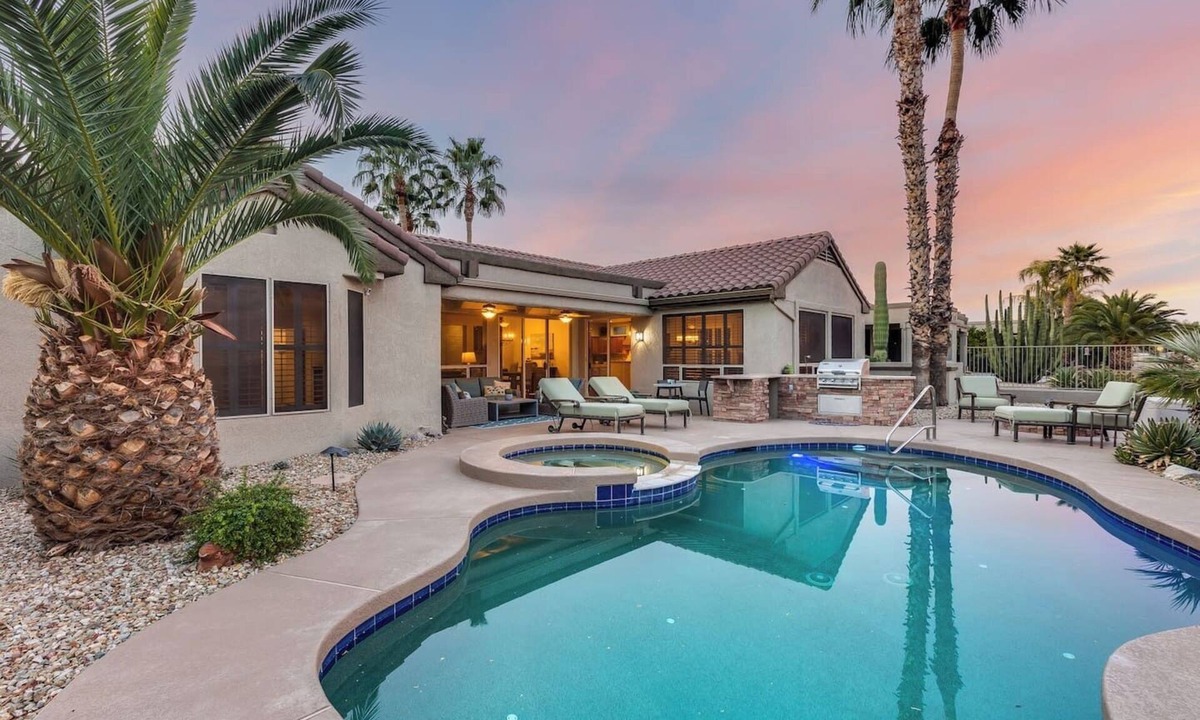 Surprise House | 6 Palms at Sun City Grand - Pool and Spa!