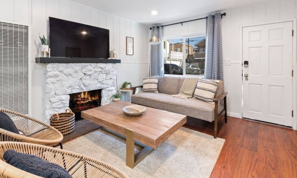 Mission Beach Cottage | 818 Portsmouth · Newly Remodeled Between Bay & Beach *Parking*Patio