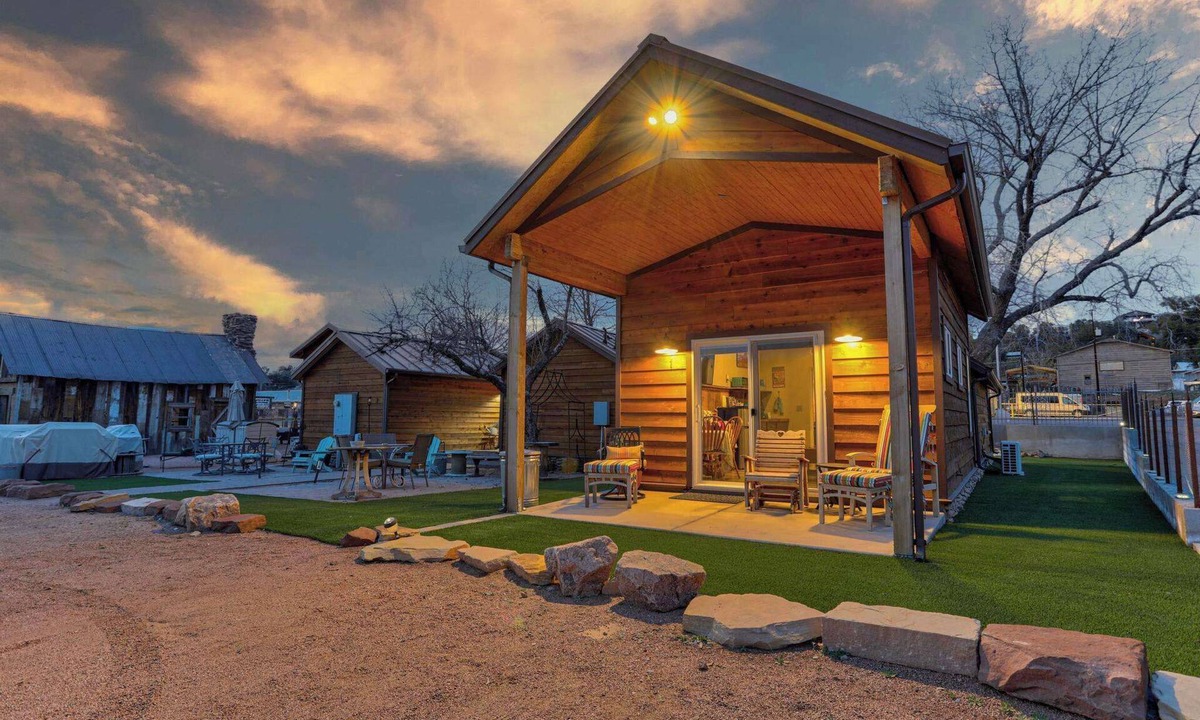 Payson House | Adventure Cabin within the Heart of Arizona! Pickle ball court!