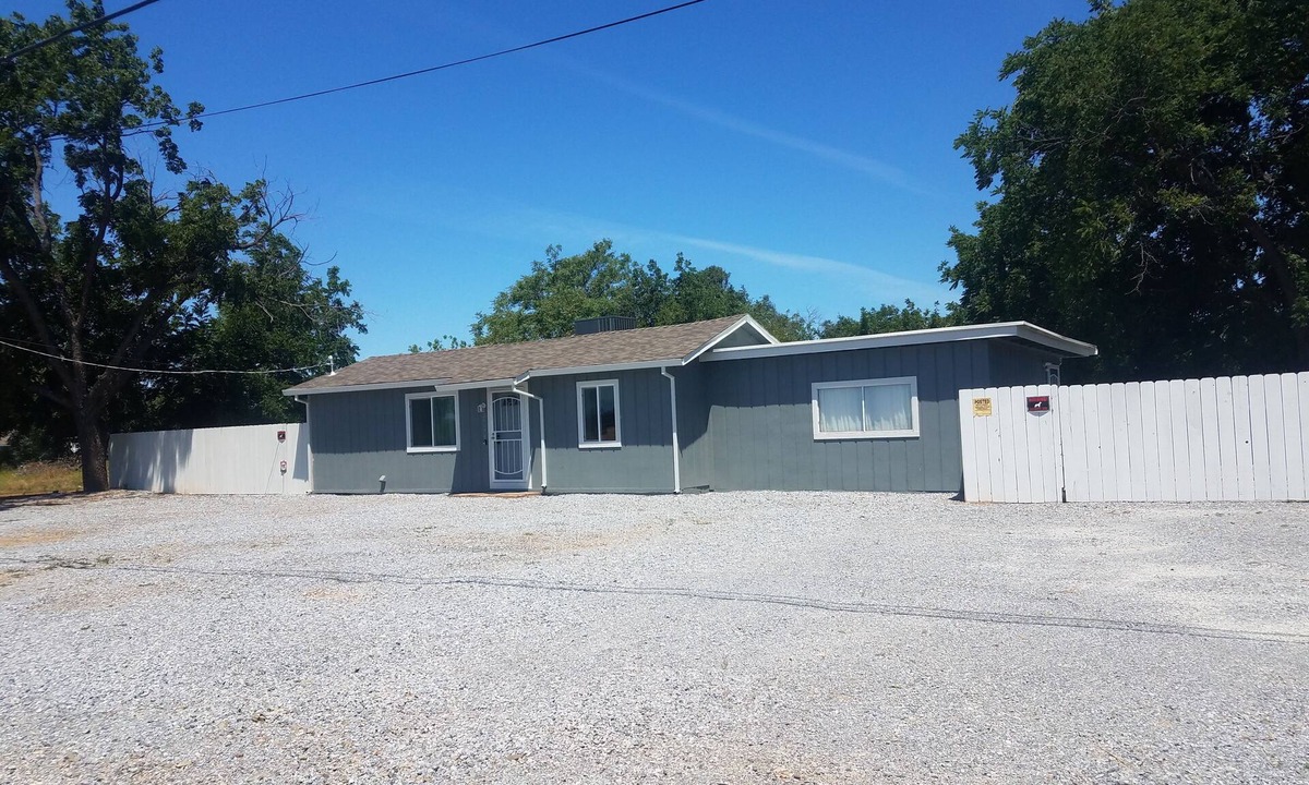 Pacheco House | Airport Express