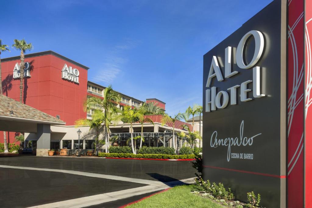 Anaheim Resort Hotel | ALO Hotel by Ayres, Orange