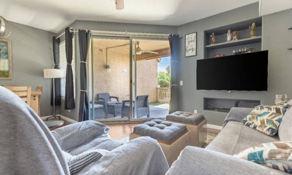 West Lake Estates Condo | Amazing 2-bedroom Condo in Val Vista Lakes area in Gilbert Az! Pet Friendly!