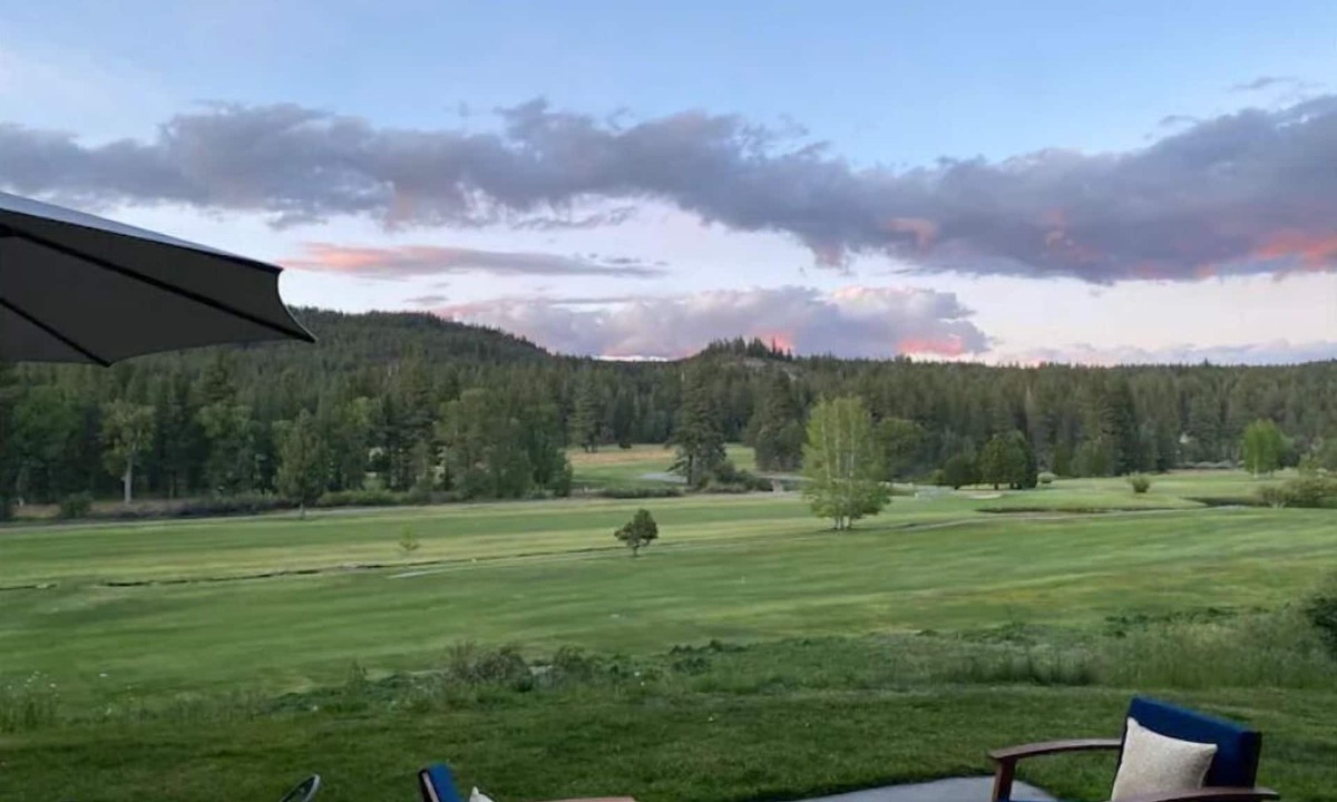 Graeagle House | Amazing Golf Course and Mountain Views