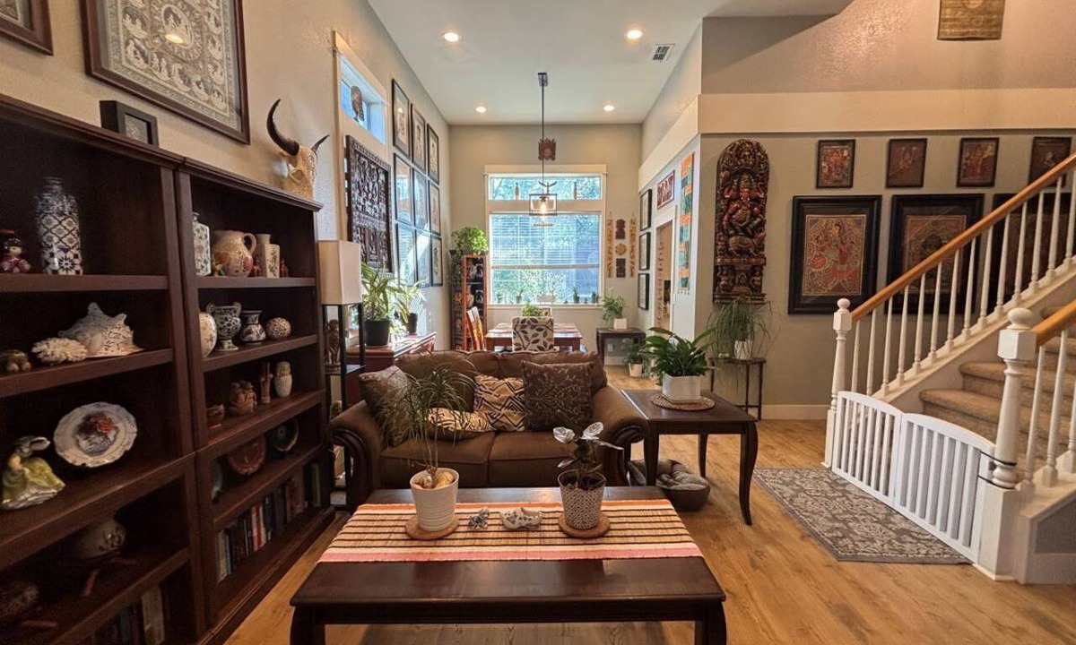 Folsom House | Artful 3 Bedroom Folsom Vacation Rental with Mandala Garden