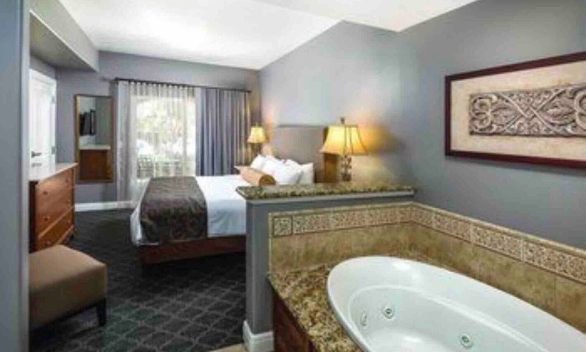 Napa Resort | Available only for Super Bowl weekend. 1:15 hrs. from Levi's Stadium.