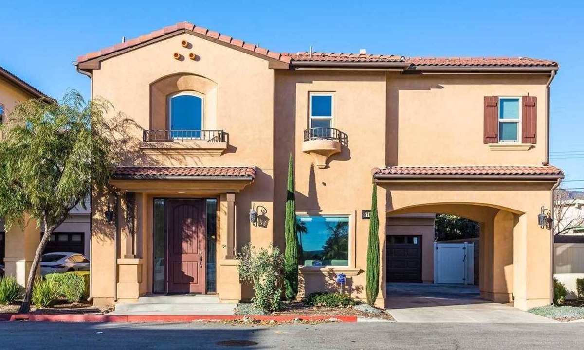 Glendora House | Azusa Views on Traymore