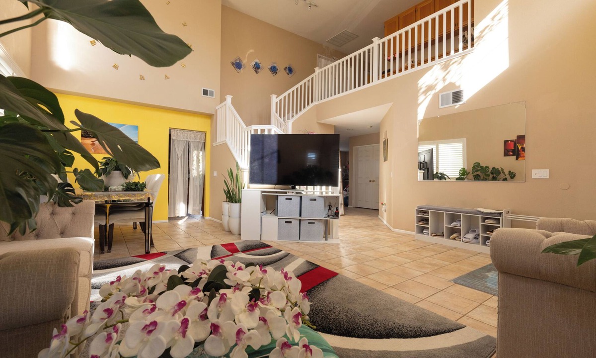 Temecula House | Balloons and Wine