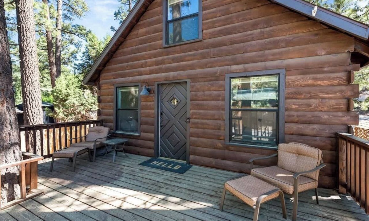 Big Bear City House | Barrett Cottage | Dog-Friendly | BBQ Grill | Quiet and Peaceful