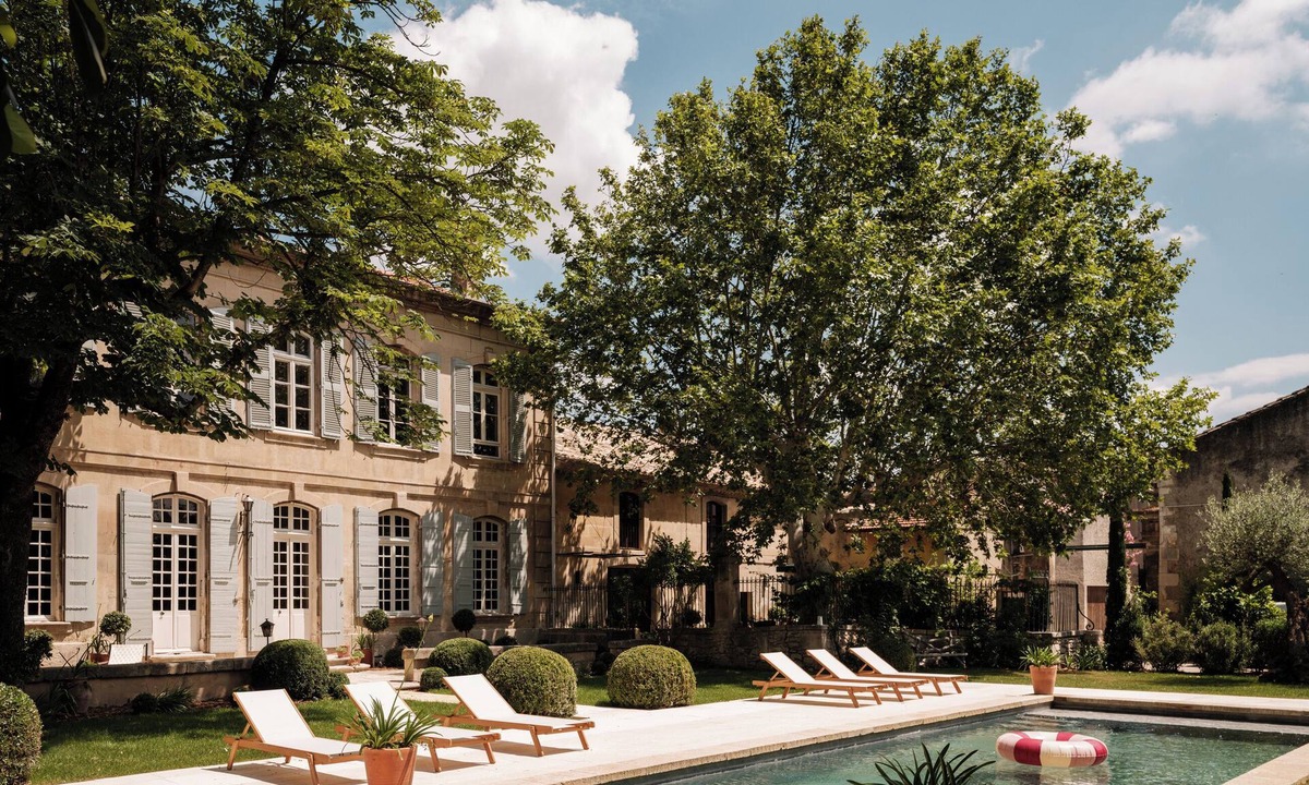 Eyragues House | Bastide with garden and swimming pool 10 minutes from Saint Rémy de Provence