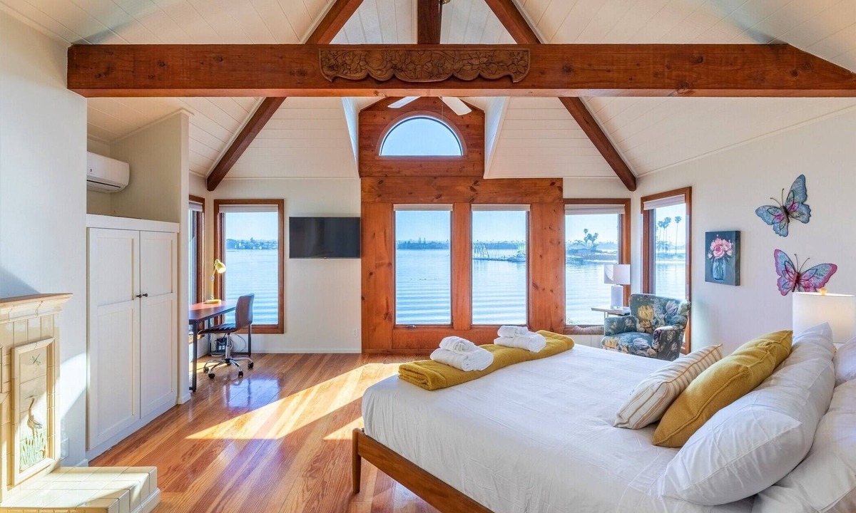 Mission Beach House | Bayside Breeze | Waterfront Patio & Sunset Views