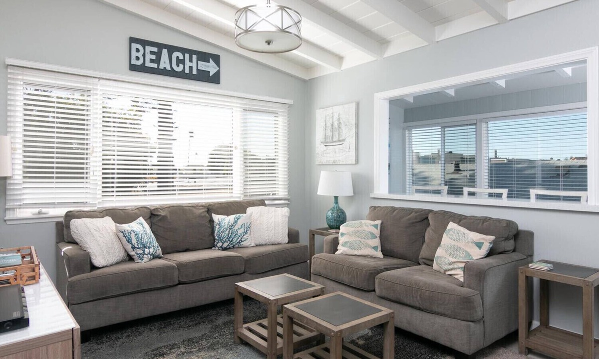 Pierpont Bay House | Beach-block Charming Upstairs Duplex
