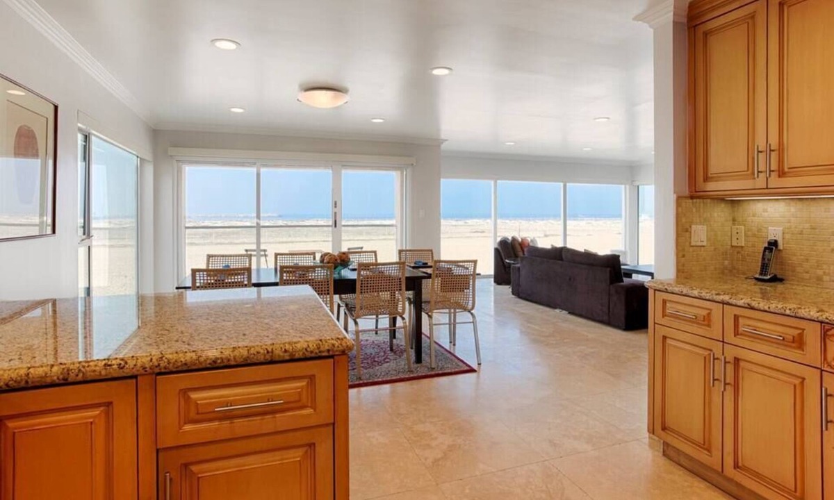 Marina del Rey Villa | Beach Front Dream 2 Story Condo!