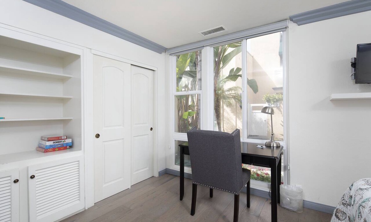 Del Mar Condo | BEACH HOME WITH POOL