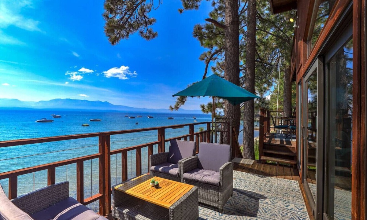 Zephyr Cove House | Beachfront Retreat | Sweeping Lake Views | Sleeps 10