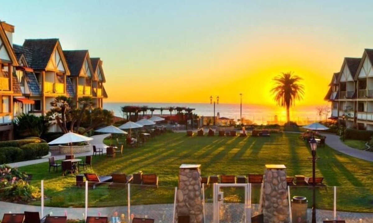 Carlsbad Village Cabin | BEAUTIFUL CARLSBAD INN BEACH RESORT