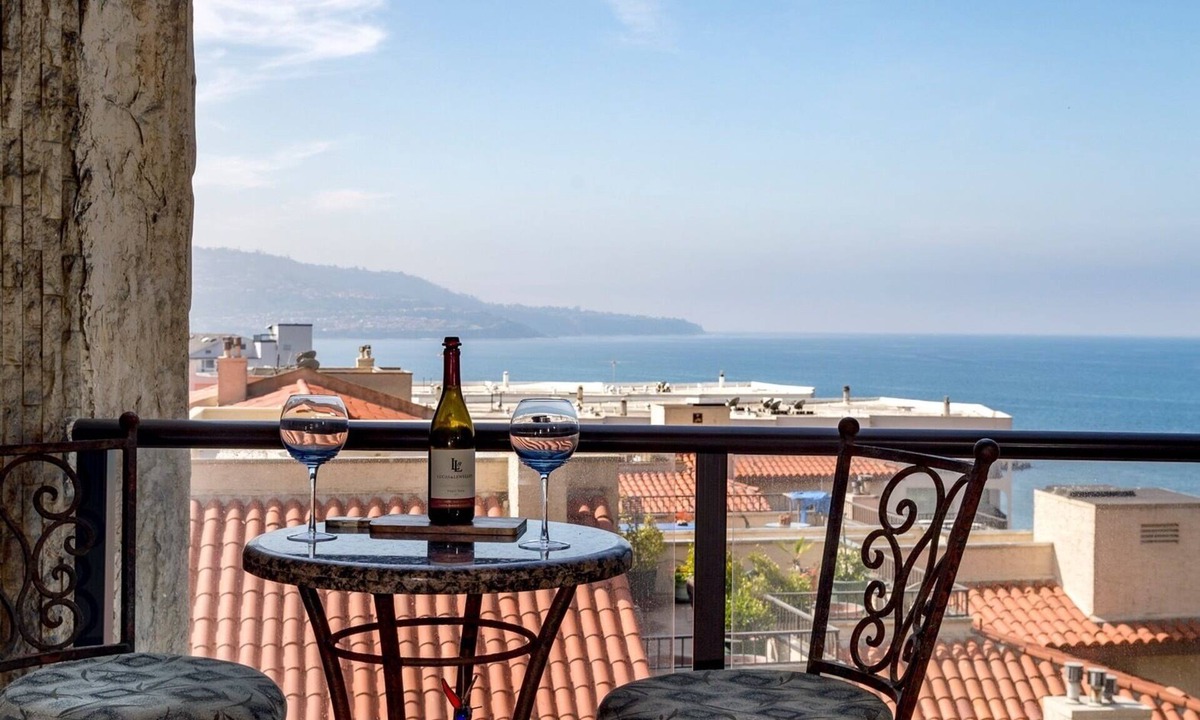 South Redondo Condo | Beautiful Ocean Front Unit in South Redondo Beach