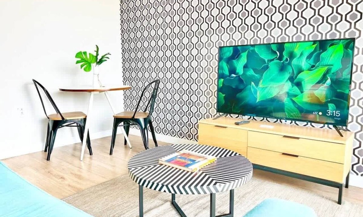 East Village Apartment | Beautiful One Bedroom Apartment With View of City
