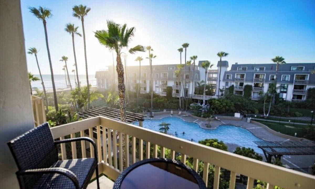 Townsite Condo | Beautiful Place! We Picked The Best For You! Air-in Bedroom for Summer!