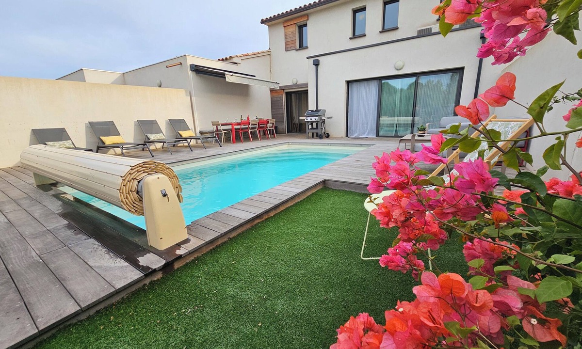 Cala Rossa Villa | Beautiful Villa 5 *, 6-8 people, T5, 4 Bedrooms with private heated pool