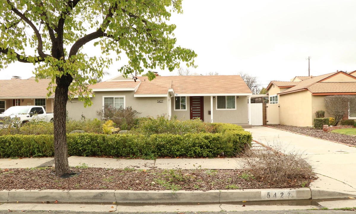 Sherman Oaks Villa | Beautifully Remodeled 4BR Home-Outdoor Dining BBQ