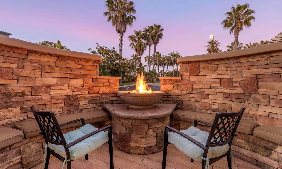 Townsite Hotel | Best Western Plus Oceanside Palms