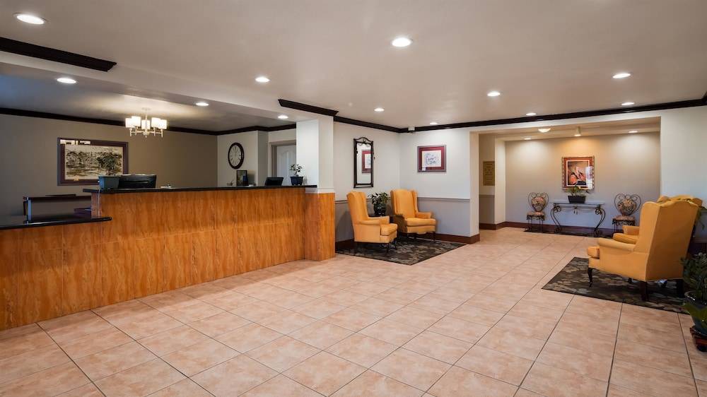 Palmdale Hotel | Best Western Plus John Jay Inn & Suites