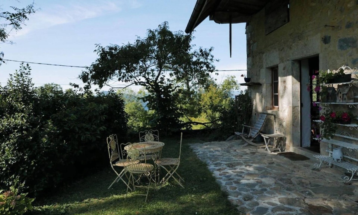 Trevignin Apartment | Between lake and mountains, gîte in a renovated farmhouse