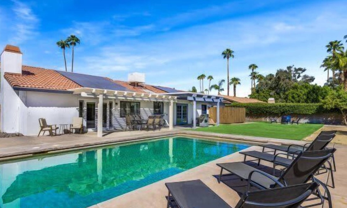 Araby House | Beverly Chills