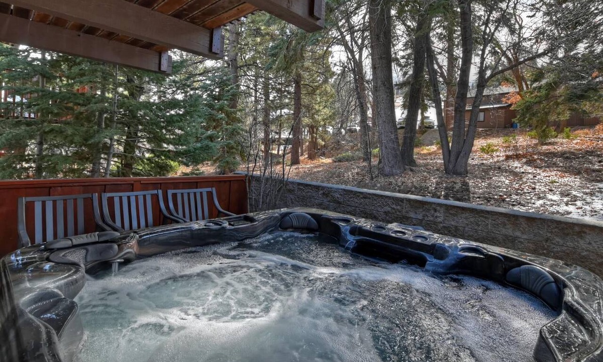 Big Bear Lake Condo | Big Bear Ski In Ski Out By Destination Big Bear: Walk to Snow Summit Ski Resort! Hot Tub! Open Concept Reverse Floor Plan! Rock Fireplace!