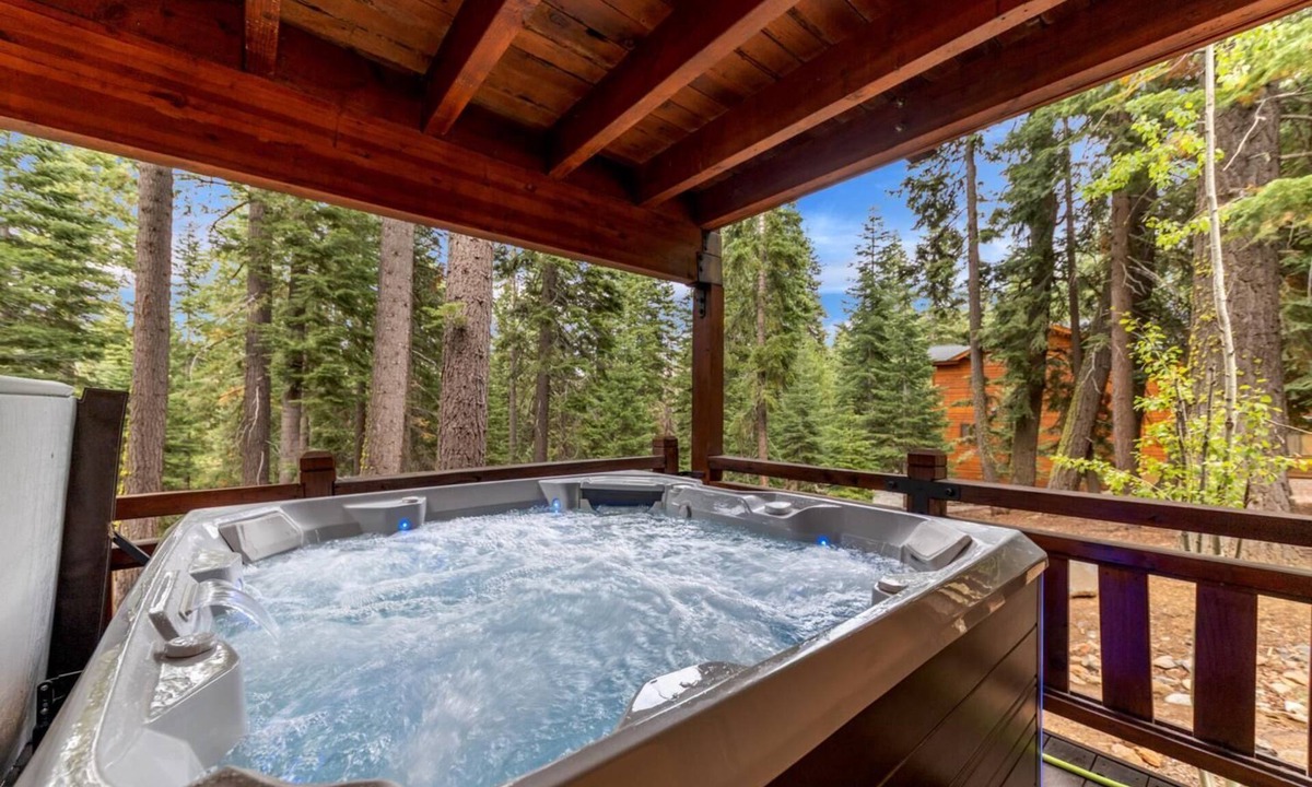 Truckee Cabin | Blue Moose Cabin - 2 Masters, Resort Amenities